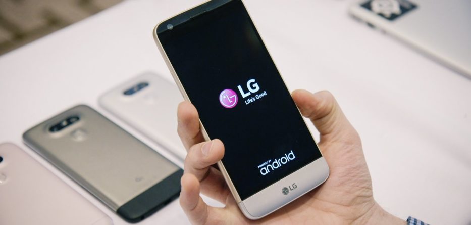 LG GW550 Smartphone